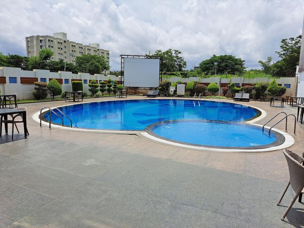 Goldfinch Retreat Bangalore सहारा 4*